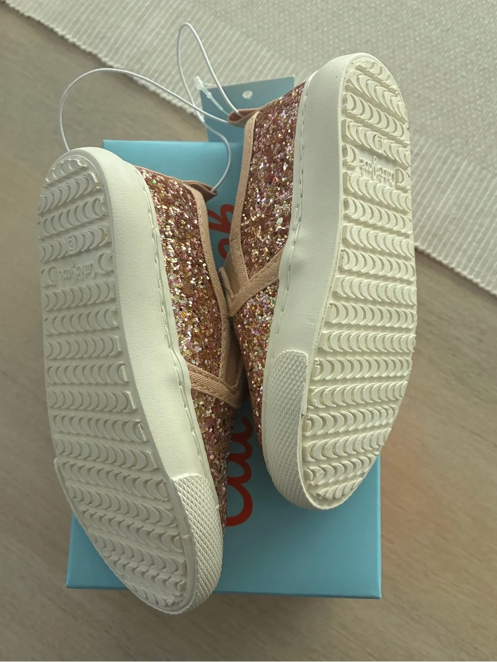Cat & Jack Madigan Glitter Slip-On Sneakers - sz 6